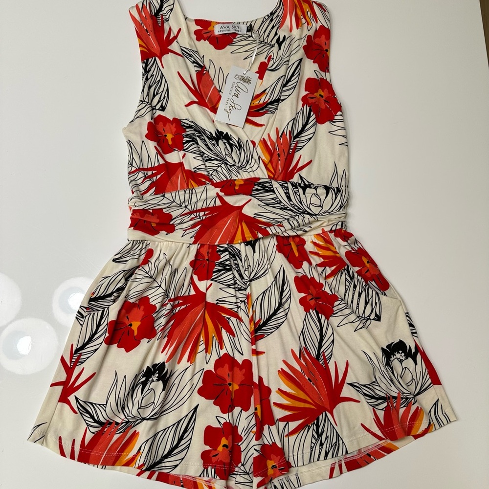 NWT Ava Sky/Fighting Eel Miska Romper: Cream Lotus XS